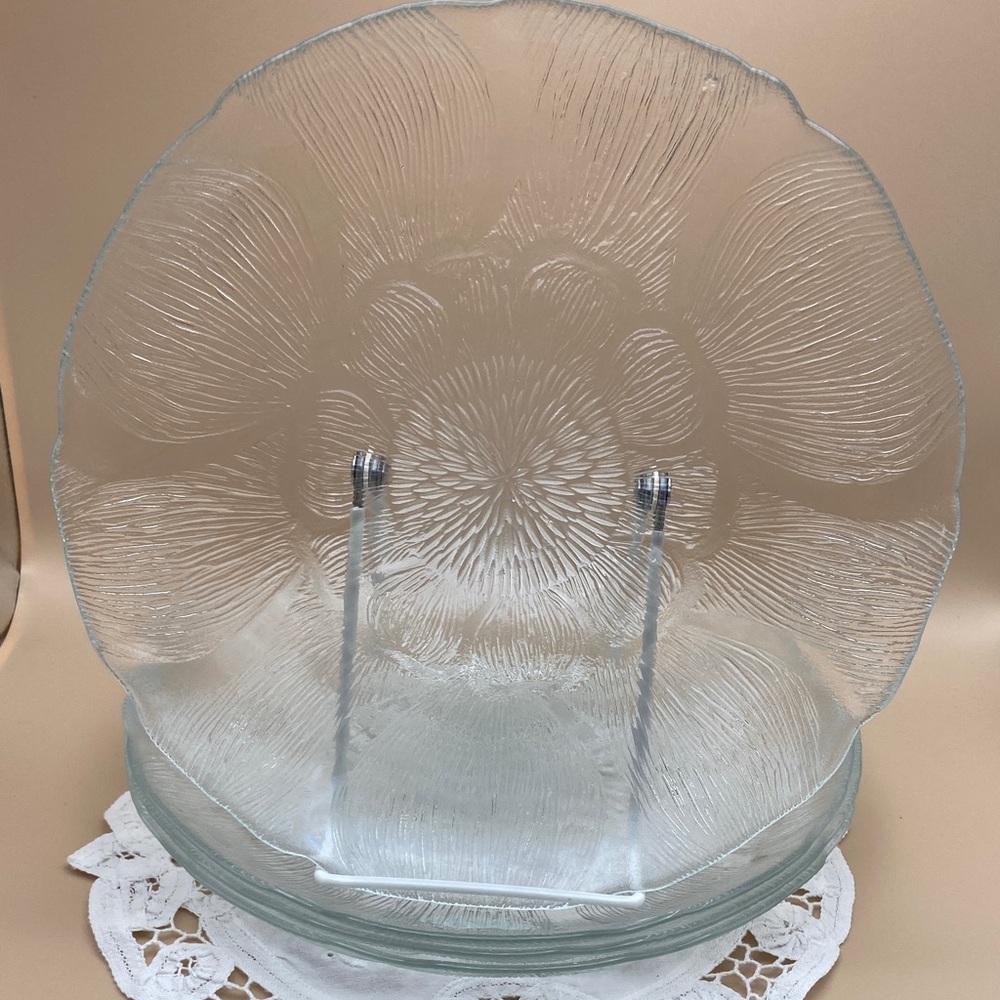 Arcoroc FLEUR 9 inch dinner lunch plates  - Set of 4